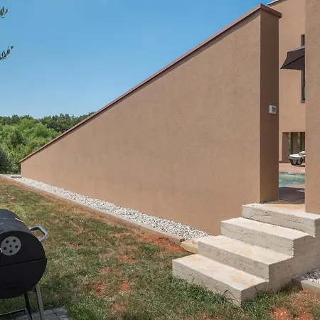 Awesome In Stancijeta With Kitchen Holiday home *